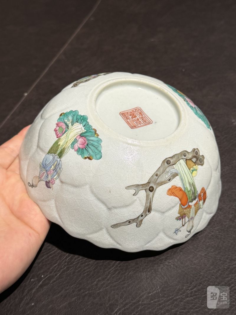 清嘉庆 白轧道粉彩“仙女乘槎”莲瓣碗 - 图8